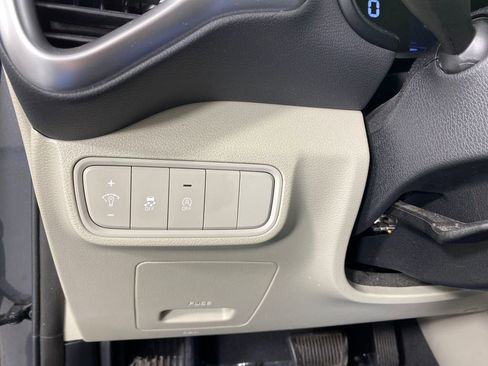 Certified 2024 Kia Soul LX image 11