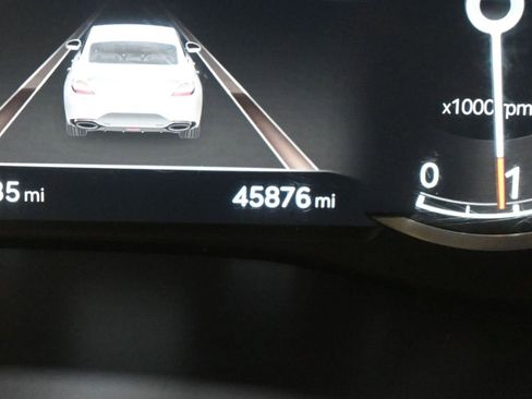 Used 2023 Genesis G70 2.0T image 13