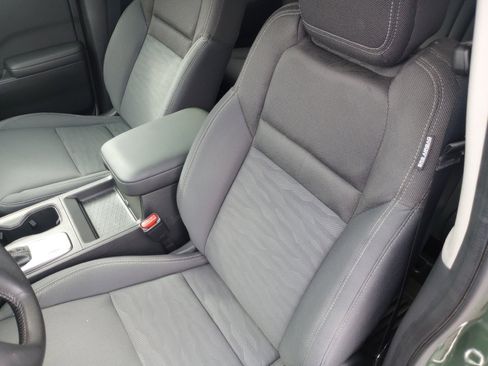 Used 2024 Nissan Frontier SV w/ SV Convenience Package image 9