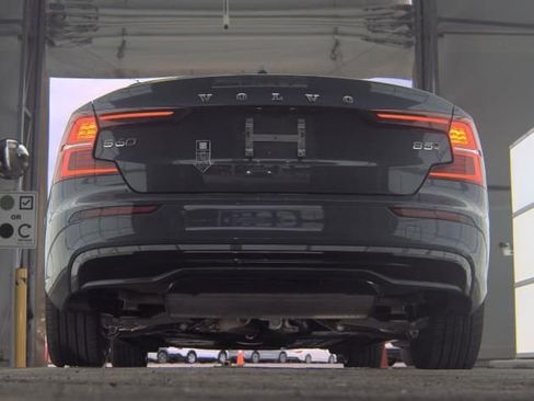 Used 2025 Volvo S60 B5 Core image 6