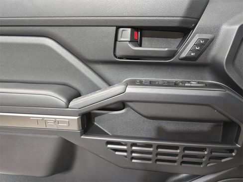 Used 2025 Toyota 4Runner TRD Off-Road Premium w/ Tow Technology Package image 30