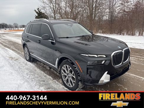 Used 2024 BMW X7 xDrive40i w/ Premium Package image 11