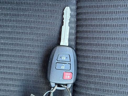 Used 2016 Toyota RAV4 LE image 19