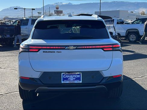 New 2026 Chevrolet Equinox EV LT w/ Convenience Package II AWD/4WD image 6