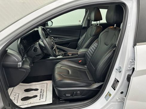 Used 2025 Hyundai Elantra Limited image 9
