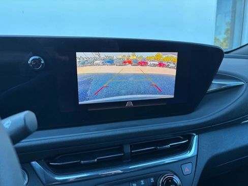 Used 2025 Buick Envista Preferred image 17