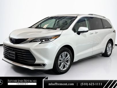 Used 2023 Toyota Sienna Platinum