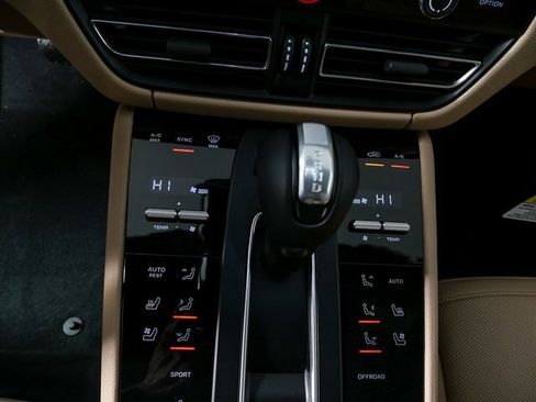 New 2026 Porsche Macan S image 15