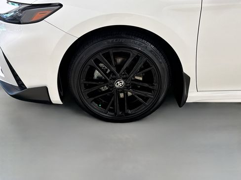 Used 2026 Toyota Camry SE FWD image 28