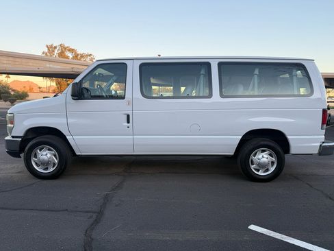 Used 2013 Ford E-350 and Econoline 350 XLT image 6