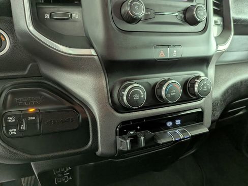 Used 2021 RAM 2500 Big Horn image 24