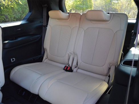 Certified 2023 Jeep Grand Cherokee L Limited w/ Luxury Tech Group II image 33