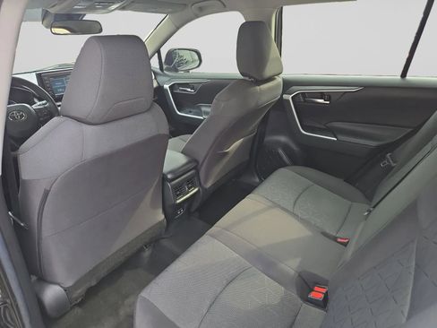 Used 2020 Toyota RAV4 XLE FWD image 28