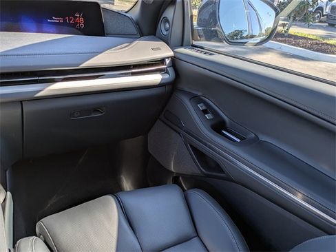 New 2025 Lincoln Navigator Reserve w/ Jet Appearance Package image 16