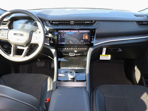 New 2026 Jeep Grand Cherokee Altitude AWD/4WD image 16