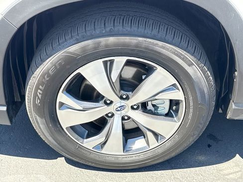 Used 2025 Subaru Ascent Premium AWD/4WD image 5