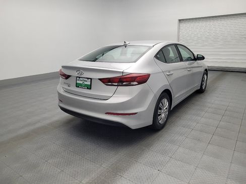 Used 2017 Hyundai Elantra SE image 9