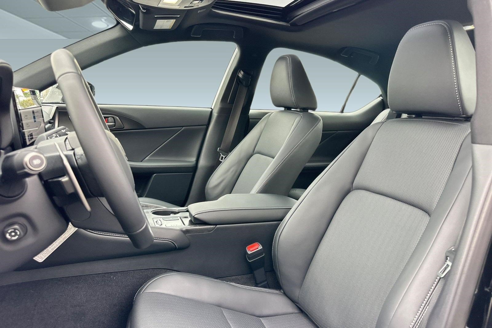 New 2026 Lexus IS 350 F Sport w/ Accessory Package Z1 RWD image 5