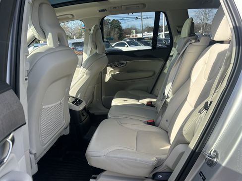 Used 2022 Volvo XC90 T8 Inscription w/ Advanced Package image 32
