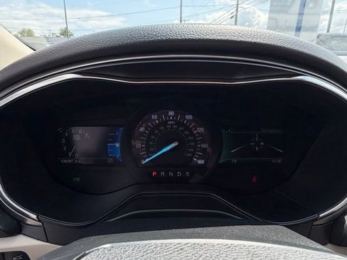 Used 2019 Ford Fusion SE FWD image 18