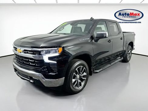 Used 2024 Chevrolet Silverado 1500 LT AWD/4WD image 3