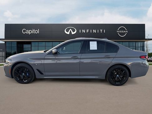 Used 2022 BMW 530e w/ M Sport Package image 9