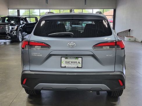 Used 2023 Toyota Corolla Cross XLE w/ Convenience Package FWD image 6