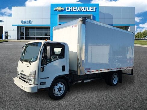 Used 2024 Isuzu NPR image 7