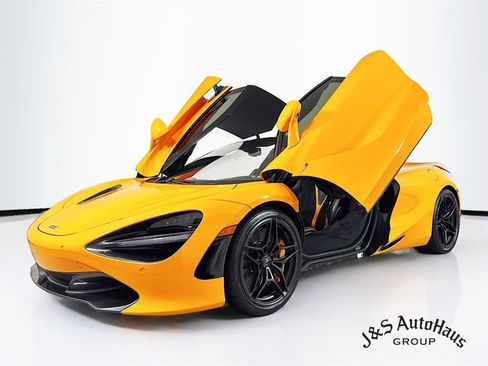 Used 2018 McLaren 720S image 3