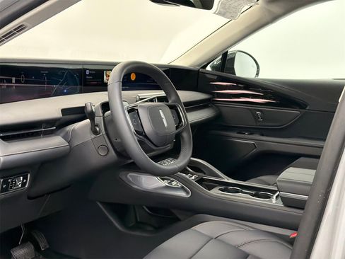 New 2026 Lincoln Nautilus Premier image 16