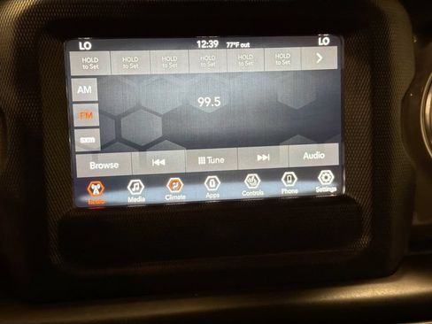 Used 2018 Jeep Wrangler Unlimited Sahara w/ Cold Weather Group AWD/4WD image 16