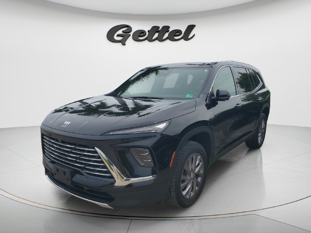 Used 2025 Buick Enclave Preferred AWD/4WD image 1