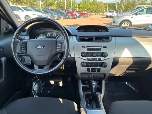 Used 2010 Ford Focus SES FWD image 21