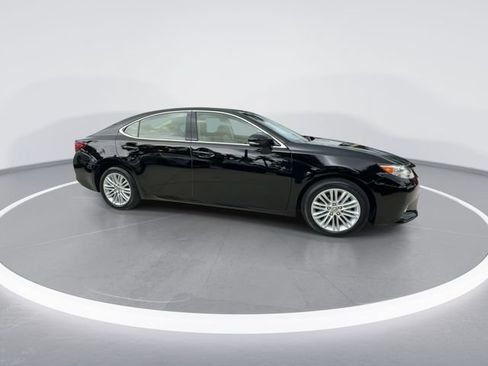 Used 2014 Lexus ES 350 w/ Luxury Package FWD image 9