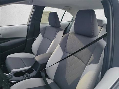 Used 2025 Toyota Corolla LE image 13