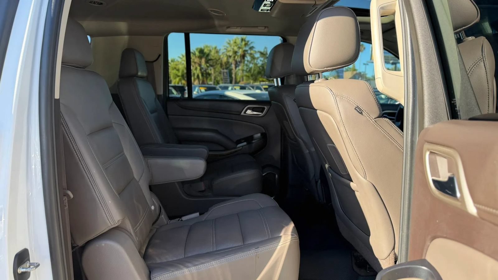 Used 2015 GMC Yukon XL Denali w/ Touring Package RWD image 13