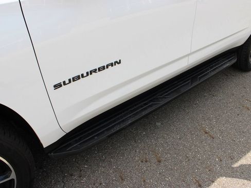 Certified 2022 Chevrolet Suburban RST w/ Luxury Package AWD/4WD image 30
