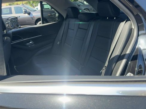Used 2025 Mercedes-Benz GLE 450e 4MATIC image 12
