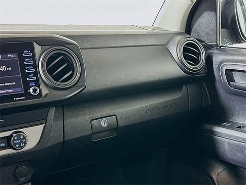 Used 2020 Toyota Tacoma SR image 22
