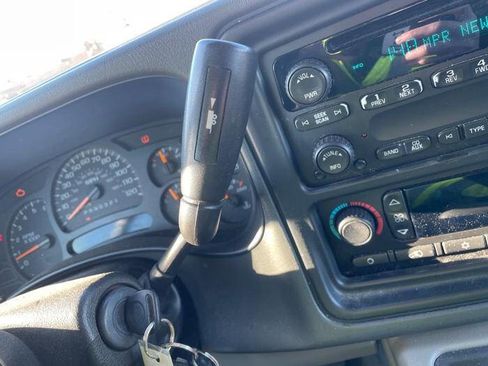 Used 2006 GMC Yukon XL SLT w/ SLT Preferred Equipment Group image 37