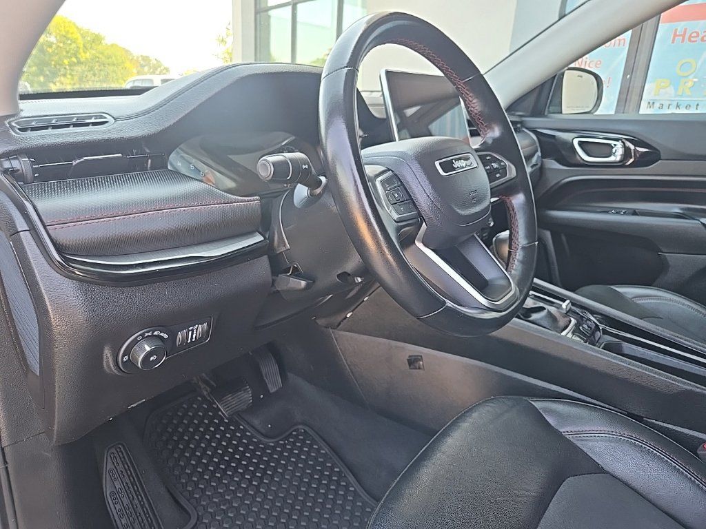 Used 2022 Jeep Compass Trailhawk w/ Trailhawk Convenience Group AWD/4WD image 39