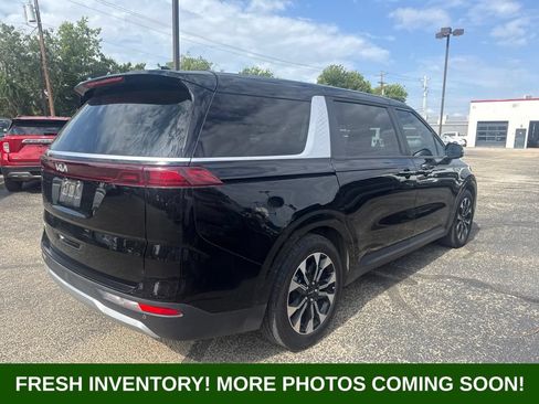 Used 2024 Kia Carnival EX FWD image 2