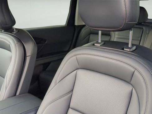 New 2026 Lincoln Nautilus Premier AWD/4WD image 9