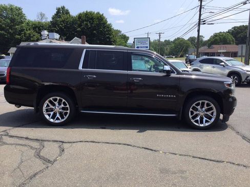 Used 2018 Chevrolet Suburban Premier image 4