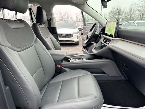 New 2026 Ford Explorer Active w/ Active Comfort Package image 22