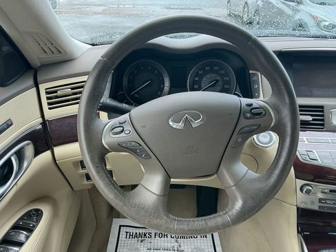Used 2016 INFINITI Q70 3.7 w/ Technology Package AWD/4WD image 19