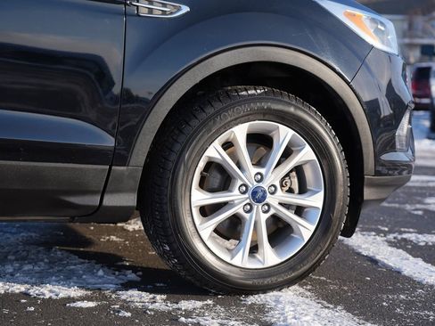 Used 2017 Ford Escape SE image 11