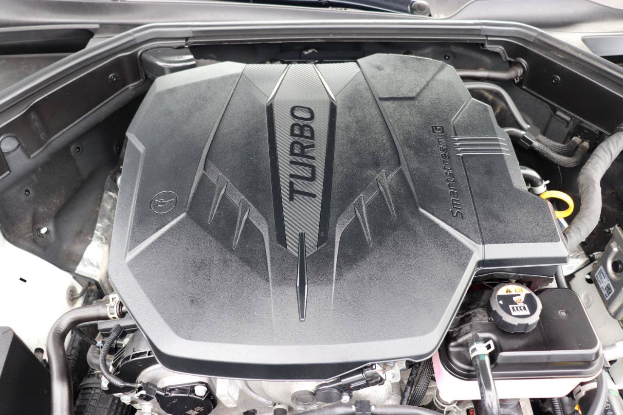 Used 2025 Genesis G70 2.5T AWD/4WD image 50