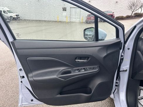 Certified 2025 Nissan Versa SV w/ Trunk Package image 12