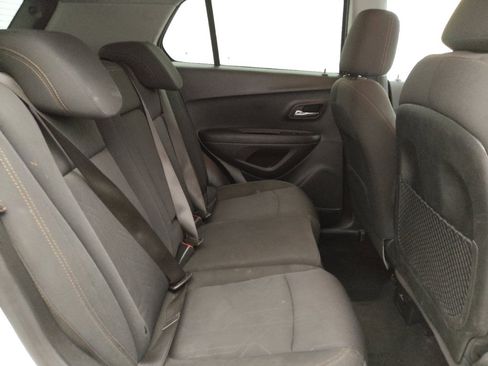 Used 2020 Chevrolet Trax LT FWD image 19